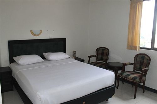 Hotel Cihampelas 1 Bandung Bagian luar foto