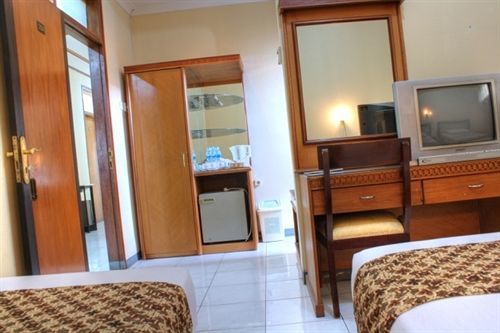 Hotel Cihampelas 1 Bandung Bagian luar foto